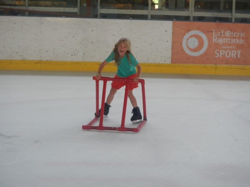 Village Camps International Summer Camp Leysin, Switzerland 2026-08-15 https://www.villagecamps.com/journals_admin/images/697-12-ice skating (49).jpg